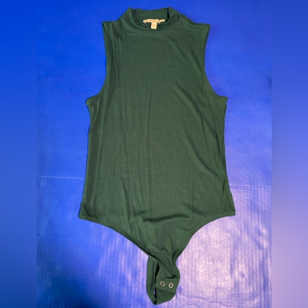 Express One Eleven NWOT Dark Green Sleeveless Ribbed Bodysuit Size S/P